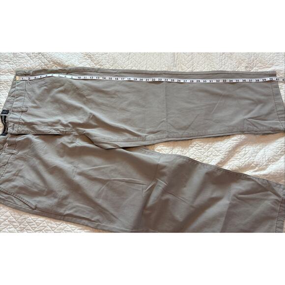 Old Navy Khaki Tan Pants Men's 42x30 Beige Straight Fit Below Waist - Picture 7 of 7